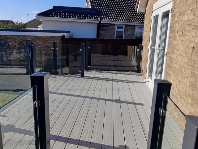 domestic-residential-decking-10-kireth-ai